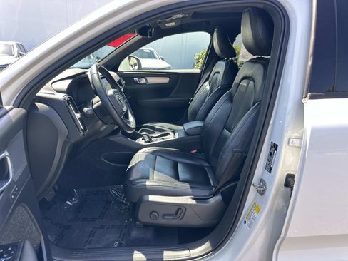Used 2019 Volvo XC40 T5 Momentum AWD/4WD image 19