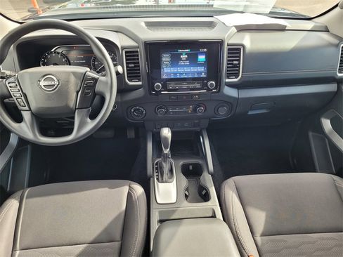 Used 2023 Nissan Frontier SV image 9
