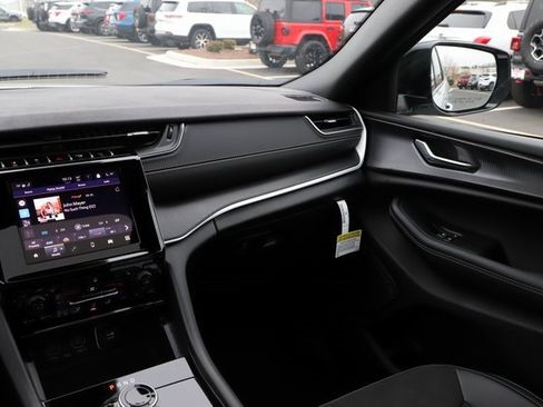 New 2025 Jeep Grand Cherokee L Altitude image 26