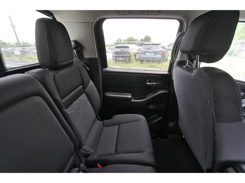 Used 2025 Nissan Frontier SV RWD image 13