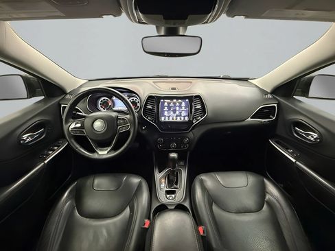 Used 2019 Jeep Cherokee Limited FWD image 16