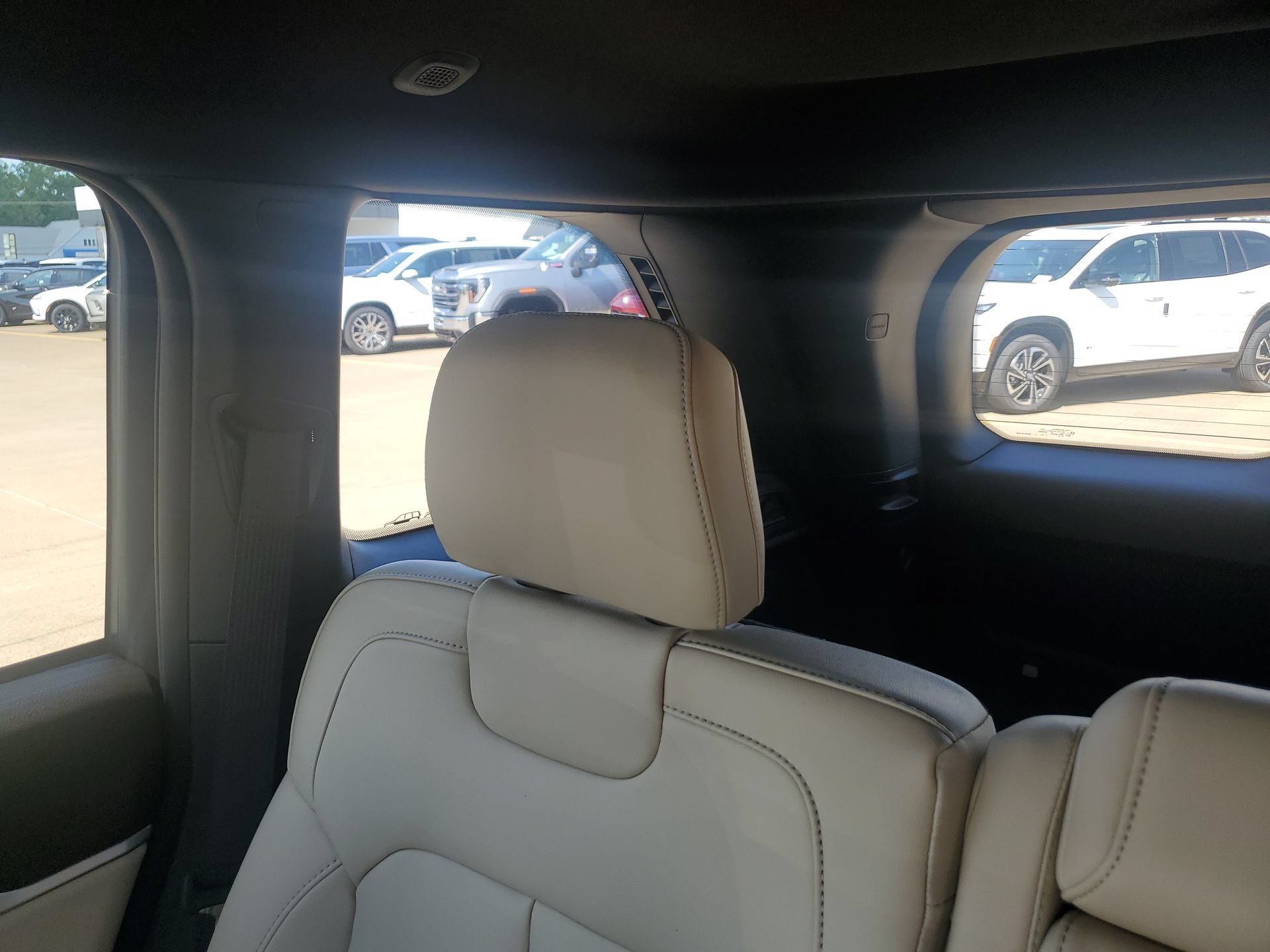 Used 2023 Jeep Grand Cherokee Limited AWD/4WD image 13