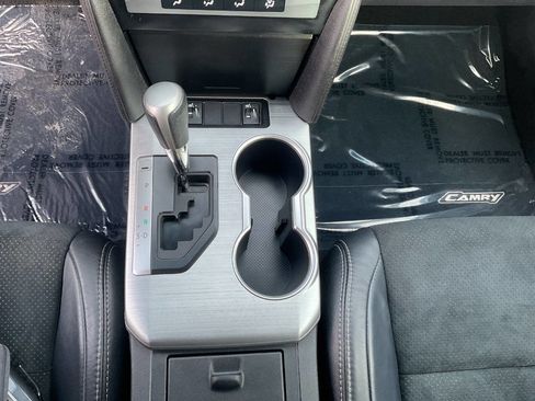 Used 2013 Toyota Camry SE w/ Leather Pkg image 25