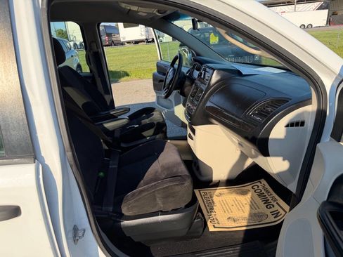 Used 2015 Dodge Grand Caravan American Value Package image 14