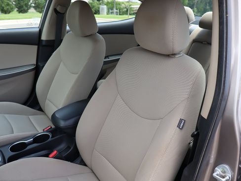 Used 2016 Hyundai Elantra SE FWD image 15