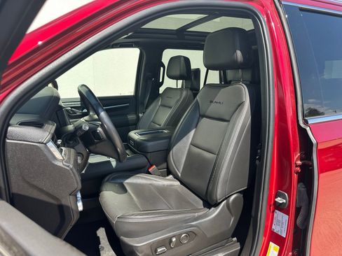 Used 2021 GMC Yukon Denali w/ Denali Ultimate Package AWD/4WD image 11