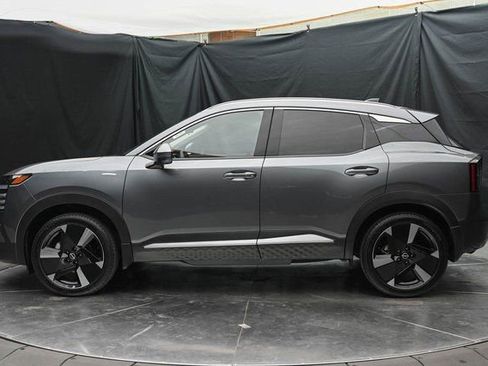 New 2025 Nissan Kicks SR image 9