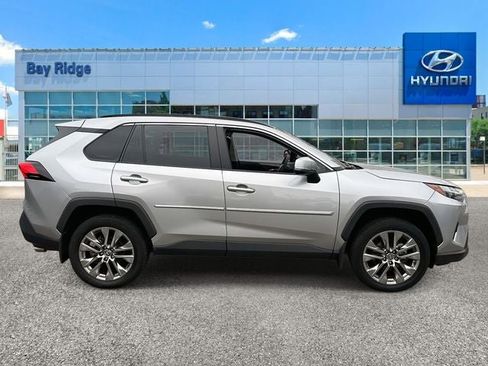 Used 2023 Toyota RAV4 XLE Premium image 2
