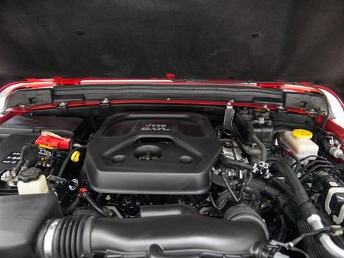 Used 2020 Jeep Wrangler Unlimited Sahara w/ Safety Group AWD/4WD image 10