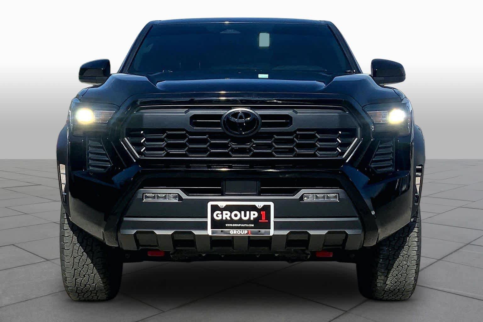 Used 2025 Toyota Tacoma TRD Off-Road AWD/4WD image 4