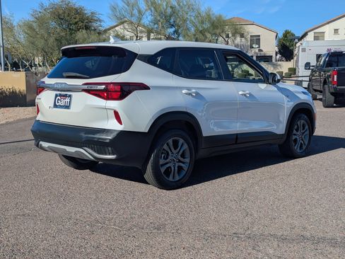 Certified 2023 Kia Seltos LX image 3