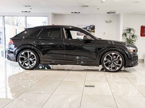 Used 2022 Audi RS Q8 w/ Carbon Optic Package AWD/4WD image 10