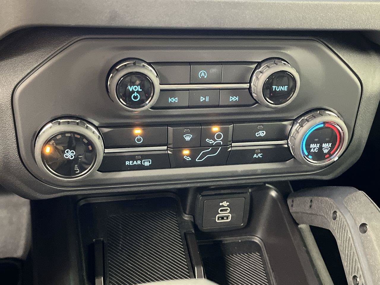Used 2026 Ford Bronco Badlands AWD/4WD image 18