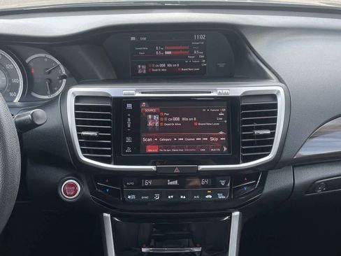 Used 2016 Honda Accord EX image 13