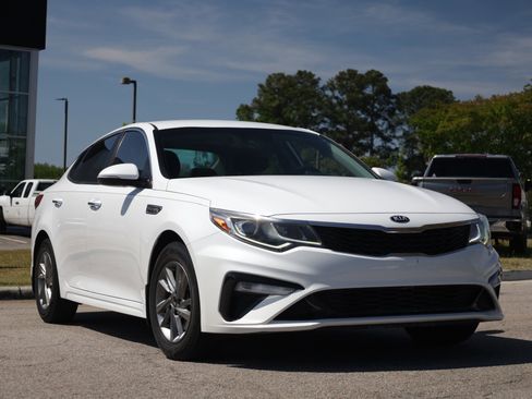 Used 2019 Kia Optima LX FWD image 7