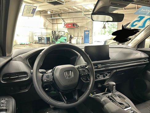 Used 2025 Honda HR-V EX-L image 15