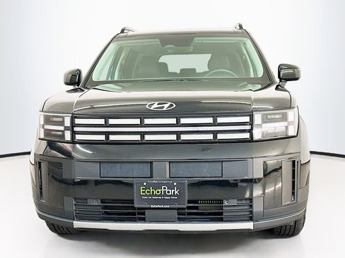 Used 2025 Hyundai Santa Fe SEL image 2