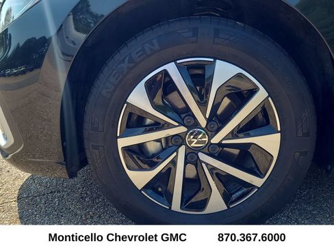 Used 2025 Volkswagen Jetta S FWD image 9