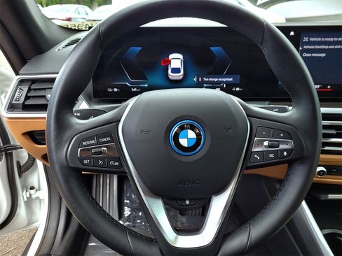 Used 2023 BMW i4 eDrive40 w/ Premium Package image 25