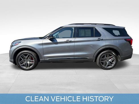 Used 2025 Ford Explorer ST-Line w/ ST-Line Street Pack AWD/4WD image 3