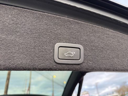 Used 2016 Volvo XC60 T5 Premier image 10