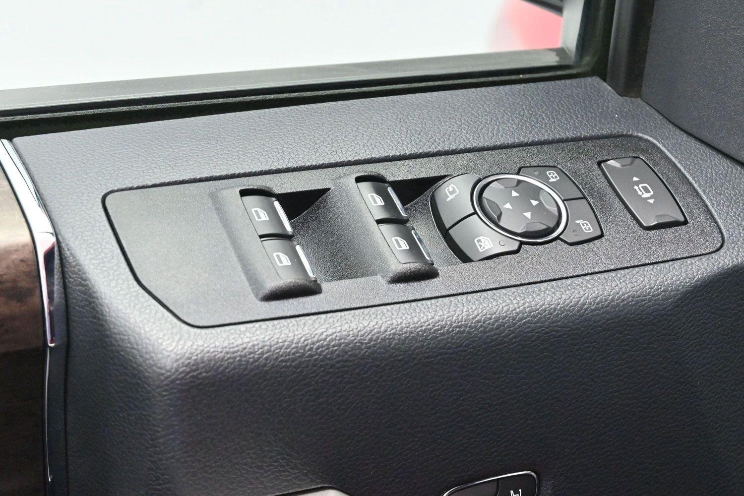 Used 2022 Ford F250 Lariat w/ Lariat Ultimate Package AWD/4WD image 11