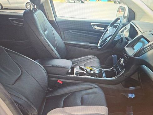 Used 2019 Ford Edge Titanium w/ Cold Weather Package AWD/4WD image 12