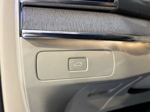 Certified 2024 Volvo XC90 B6 Plus w/ Protection Package Premier image 21
