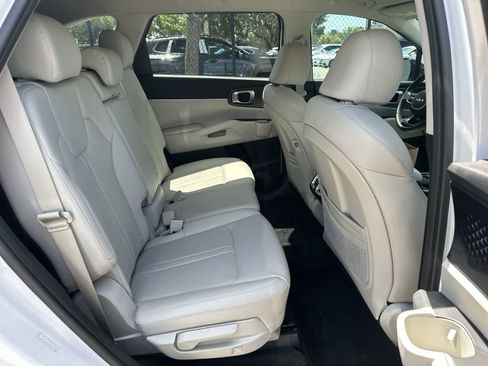 Used 2022 Kia Sorento S FWD image 18