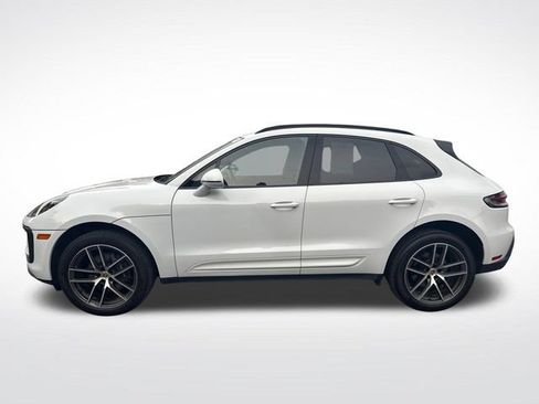 Used 2022 Porsche Macan AWD/4WD image 2