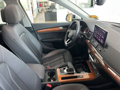 Used 2023 Audi Q5 2.0T Premium w/ Convenience Package image 16