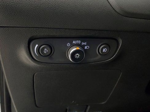 Used 2020 Buick Encore GX Essence AWD/4WD image 11