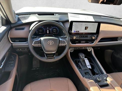 New 2026 Toyota Corolla Cross XLE image 10