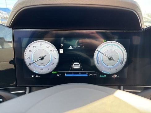 Used 2025 Hyundai Elantra SEL image 6