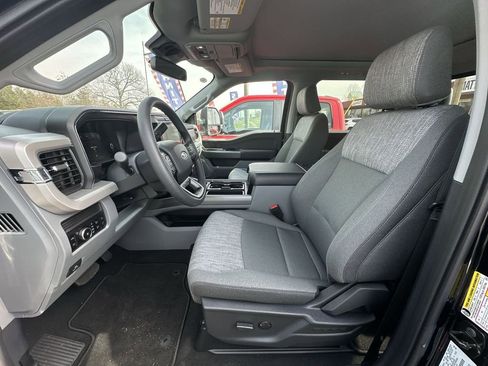New 2026 Ford F250 XLT w/ XLT Premium Package AWD/4WD image 3