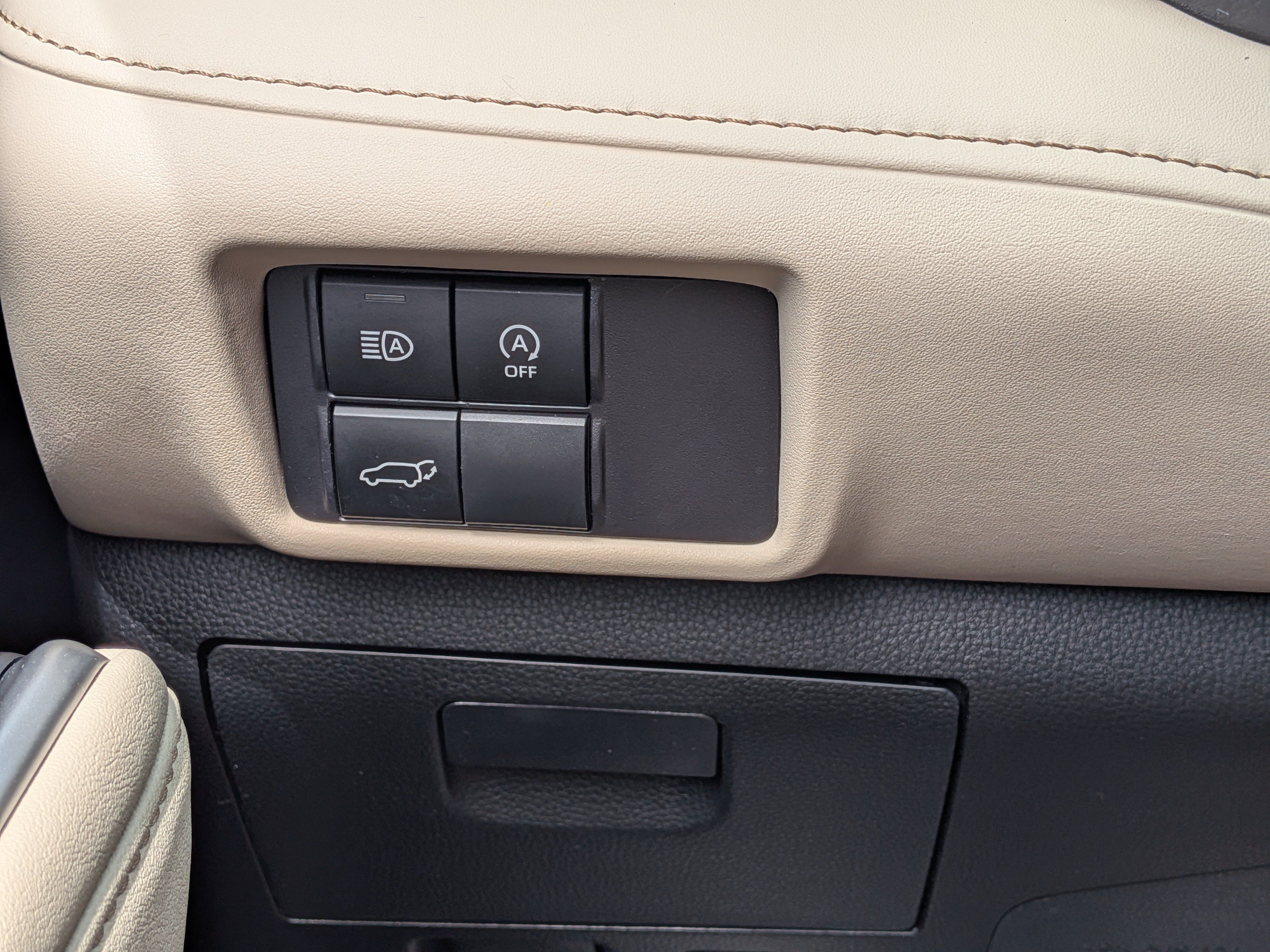 Used 2023 Toyota Highlander XLE FWD image 24