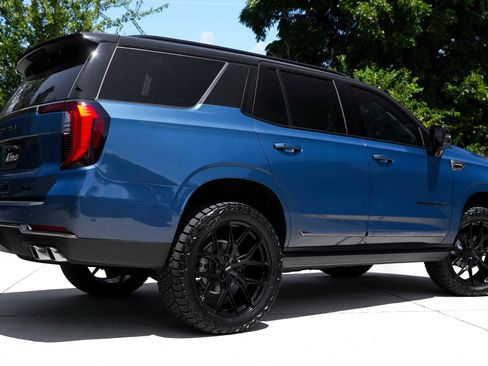 Used 2025 GMC Yukon Denali Ultimate image 2