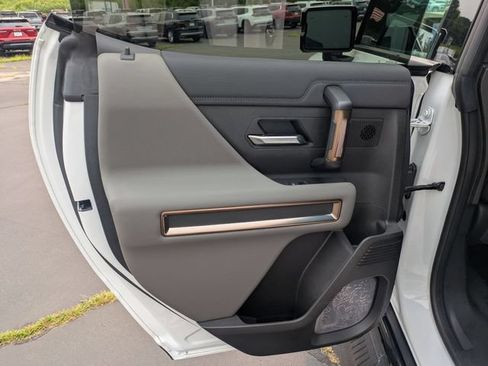 Certified 2025 GMC Hummer EV 3X AWD/4WD image 30