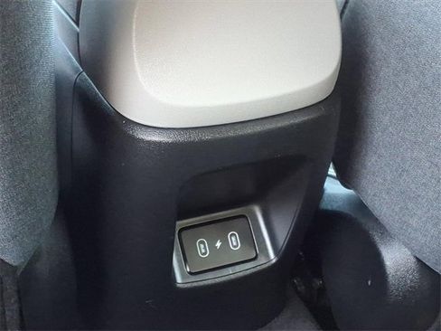 Certified 2025 Hyundai Elantra Limited image 10