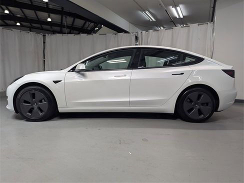 Used 2023 Tesla Model 3 Standard Range image 22