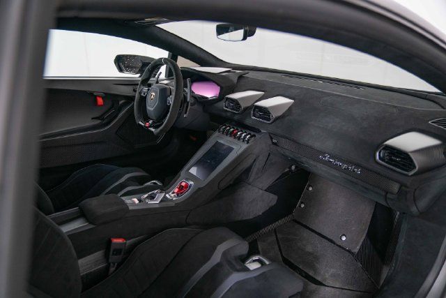 Used 2022 Lamborghini Huracan STO RWD image 25