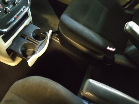Used 2018 Dodge Grand Caravan SE w/ UConnect Hands-Free Group FWD image 26