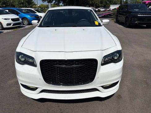 Used 2021 Chrysler 300 Touring L RWD image 9