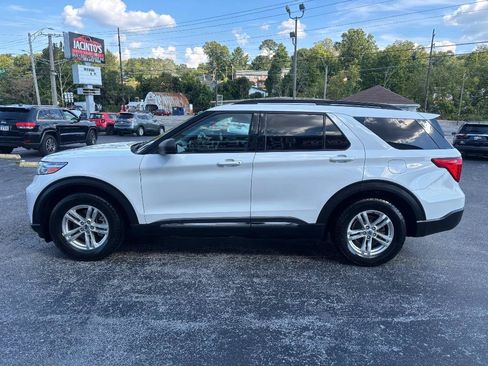 Used 2020 Ford Explorer XLT RWD image 2