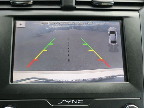 Used 2019 Ford Fusion SEL FWD image 17