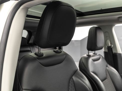 Used 2018 Jeep Compass Latitude image 41