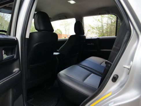 Used 2020 Toyota 4Runner SR5 Premium AWD/4WD image 22