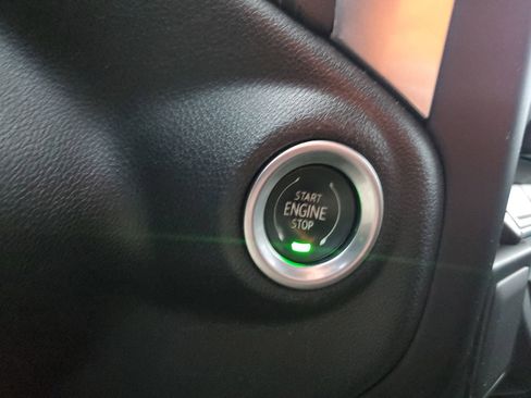 Used 2022 Chevrolet Silverado 1500 LT image 24