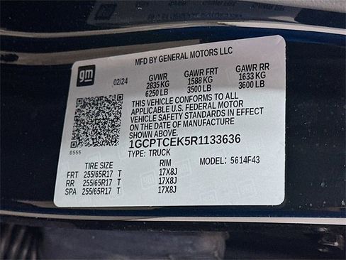 Used 2024 Chevrolet Colorado LT w/ LT Convenience Package II image 24