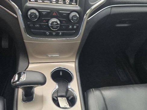 Used 2015 Jeep Grand Cherokee Limited w/ Luxury Group II AWD/4WD image 19